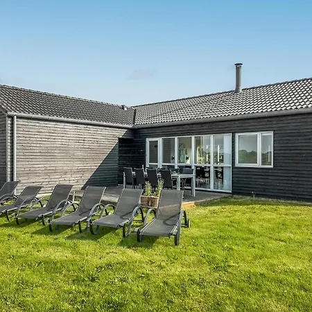 4 Bedroom Beautiful In Haderslev Holiday home *